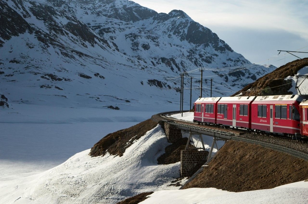 Quelle est la route du train Bernina et quels sont les points clés à voir ?